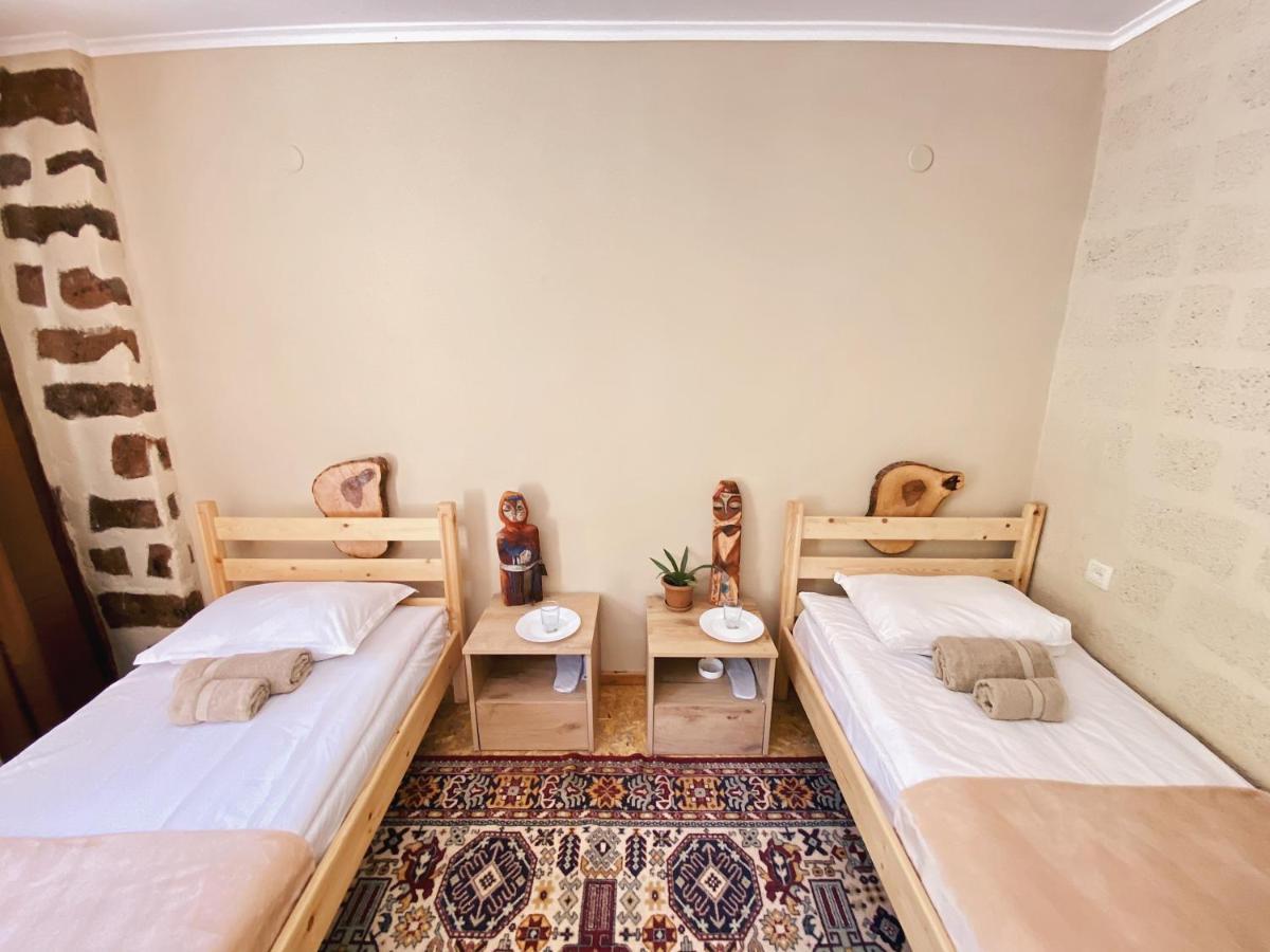 Hovek Guest House Dilidjan Extérieur photo