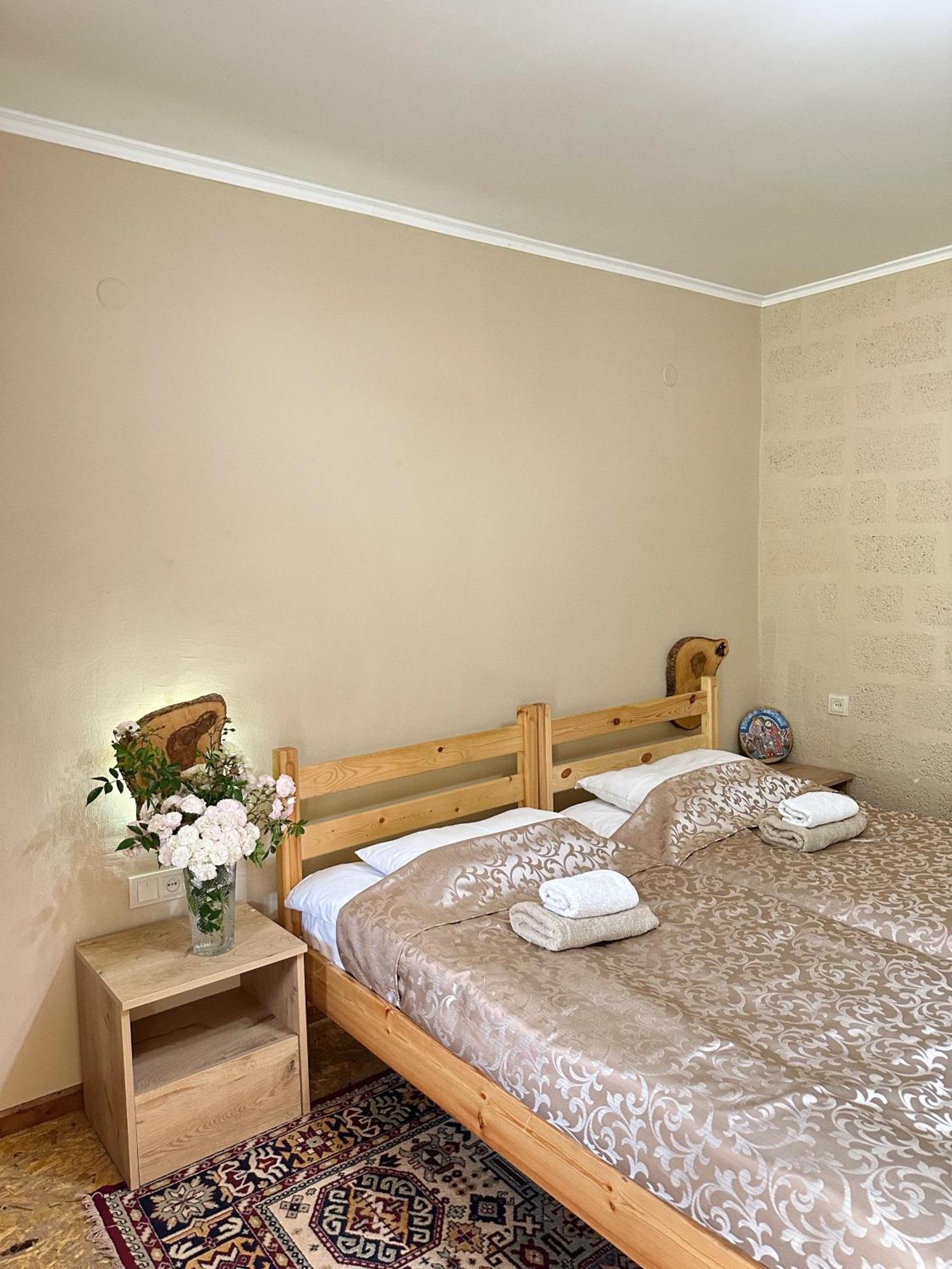 Hovek Guest House Dilidjan Extérieur photo
