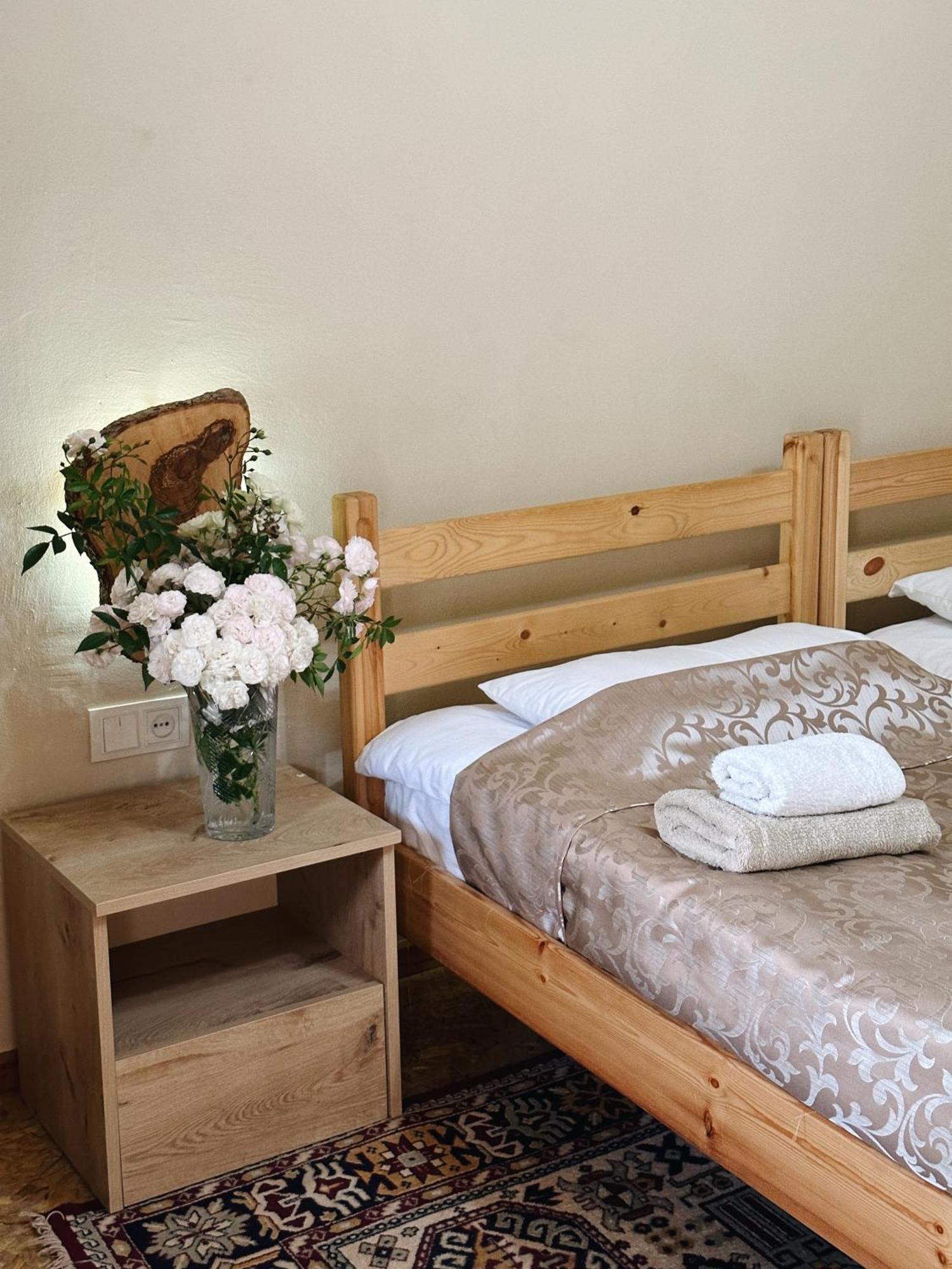 Hovek Guest House Dilidjan Extérieur photo