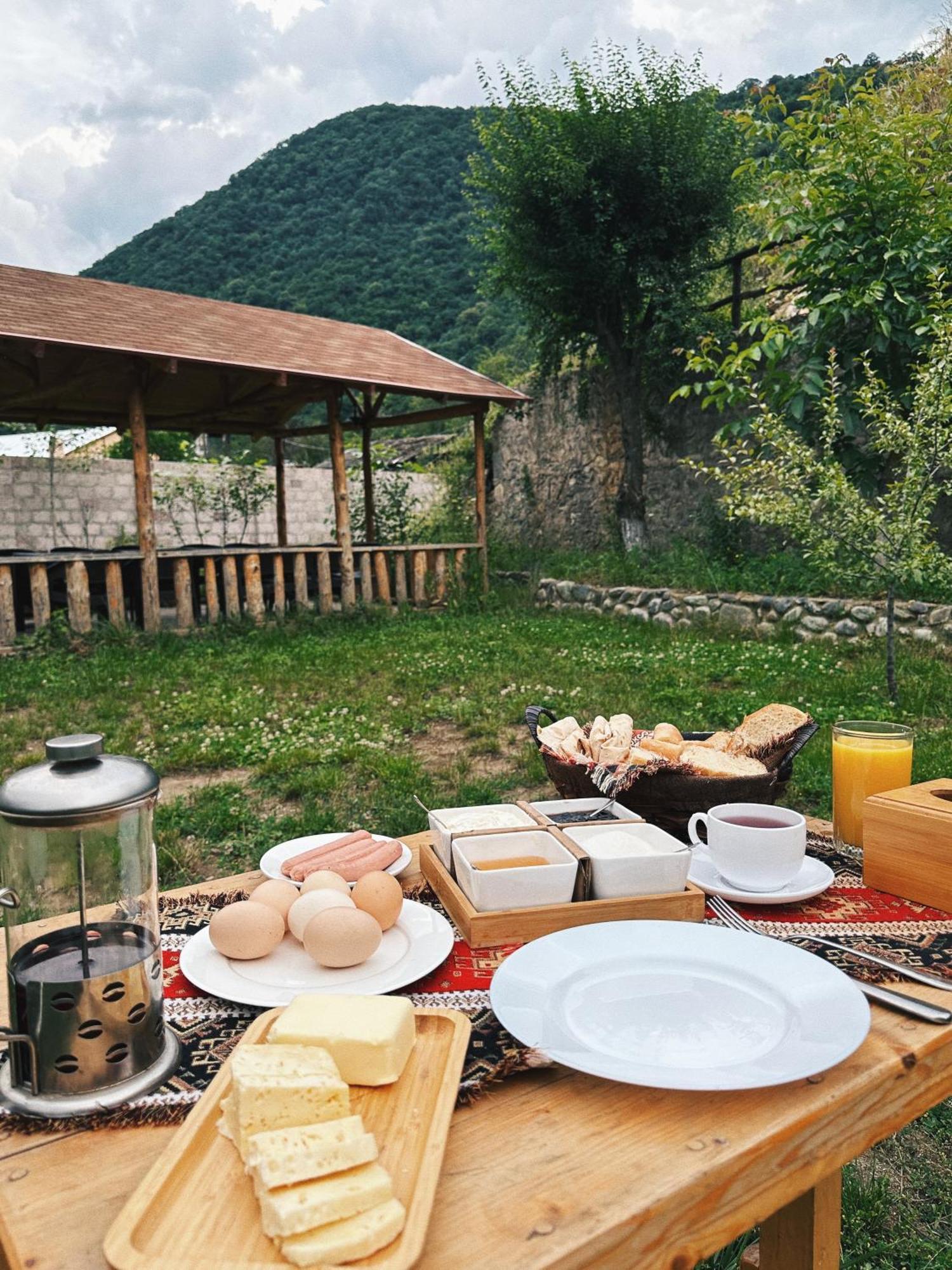 Hovek Guest House Dilidjan Extérieur photo