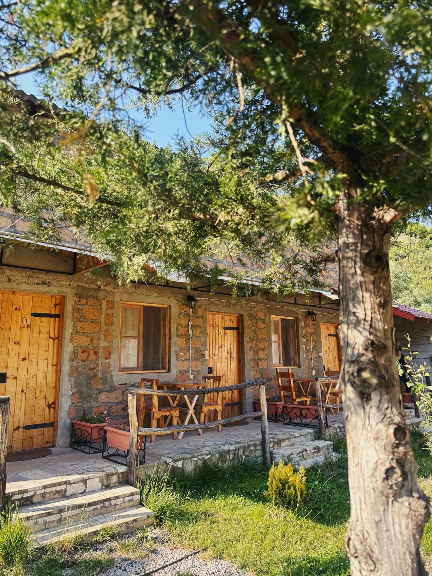 Hovek Guest House Dilidjan Extérieur photo